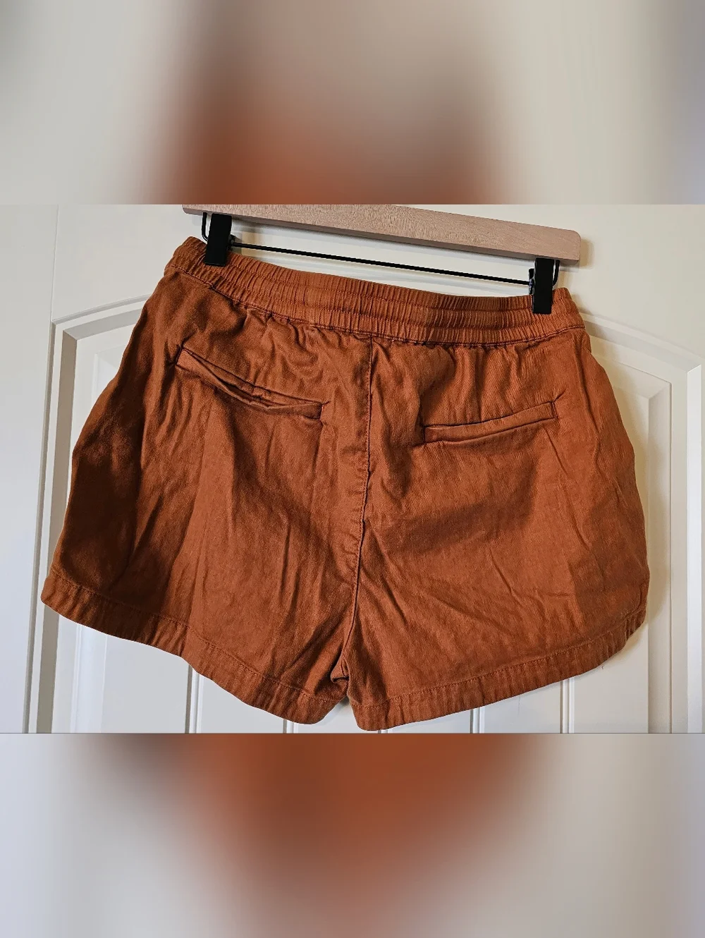 Evereve Tan Drawstring Pocket Linen-Blend Shorts, Size M - Picture 4 of 4